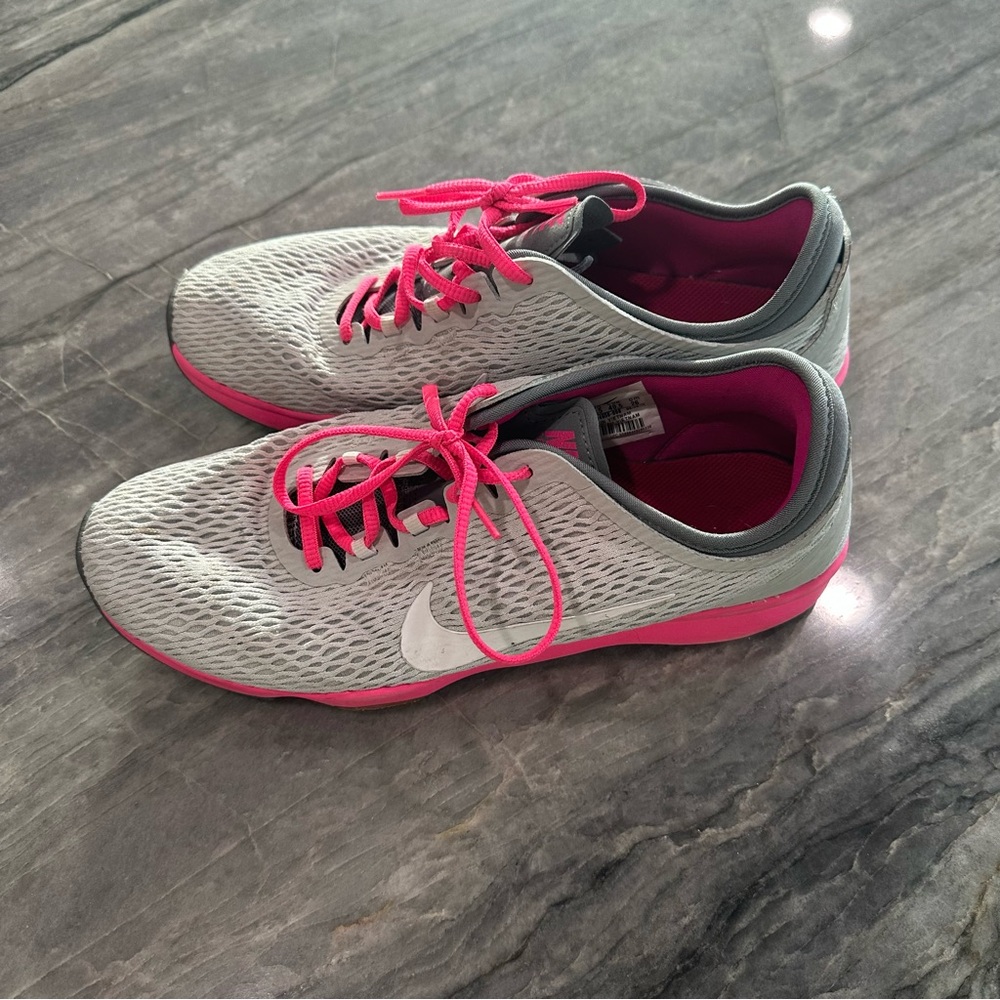 Nike Women's Zoom Fit Shoes Gray and Pink Training size 9 - Picture 5 of 7